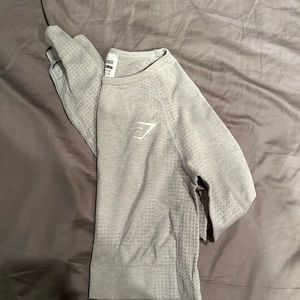 Gym shark gray long sleeve top